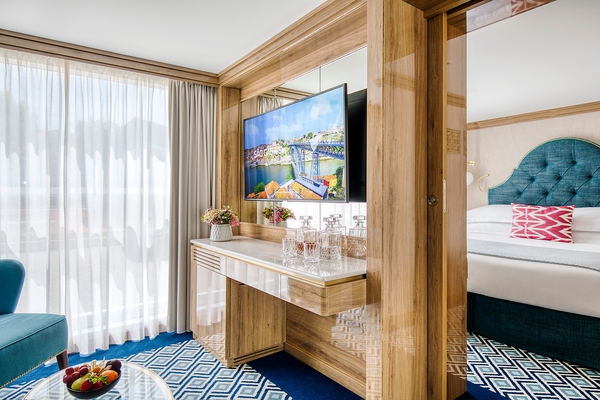 Uniworld SS Sao Gabriel - Grand Suite 2.jpg